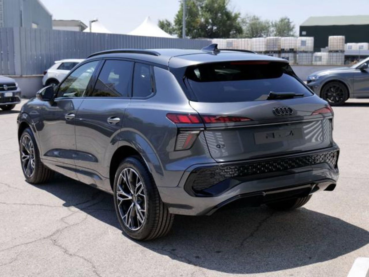 Audi Q3 Sportback 2.0 tdi S line edition 150cv s-tronic (3)