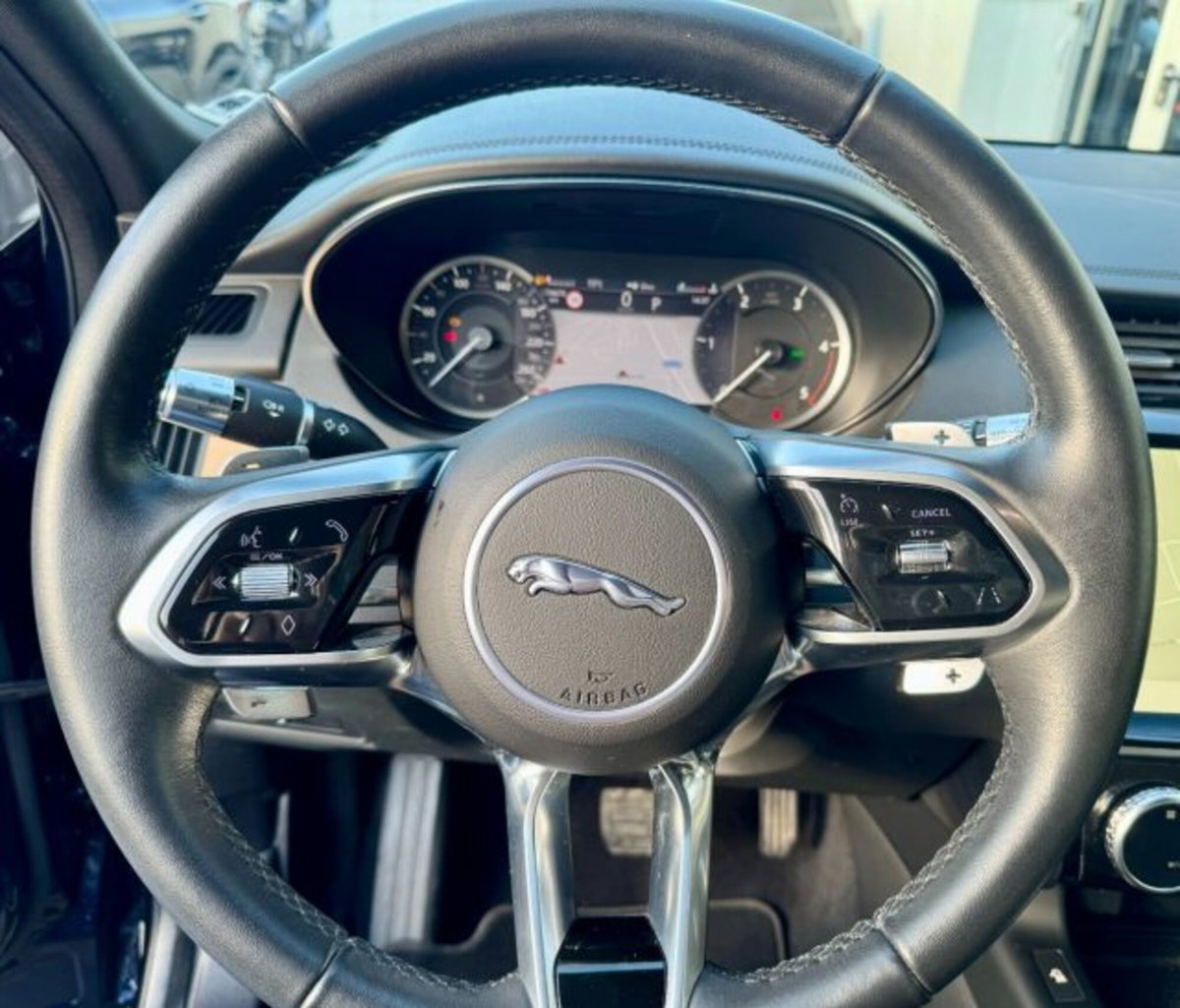 Jaguar E-Pace 2.0D I4 163 CV AWD Auto SE (13)