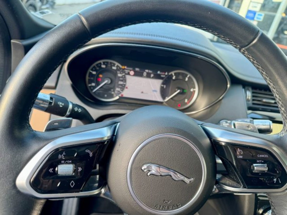 Jaguar E-Pace 2.0D I4 163 CV AWD Auto SE (14)