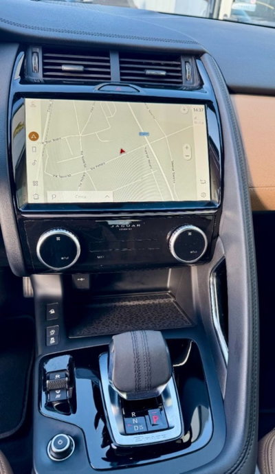Jaguar E-Pace 2.0D I4 163 CV AWD Auto SE (17)