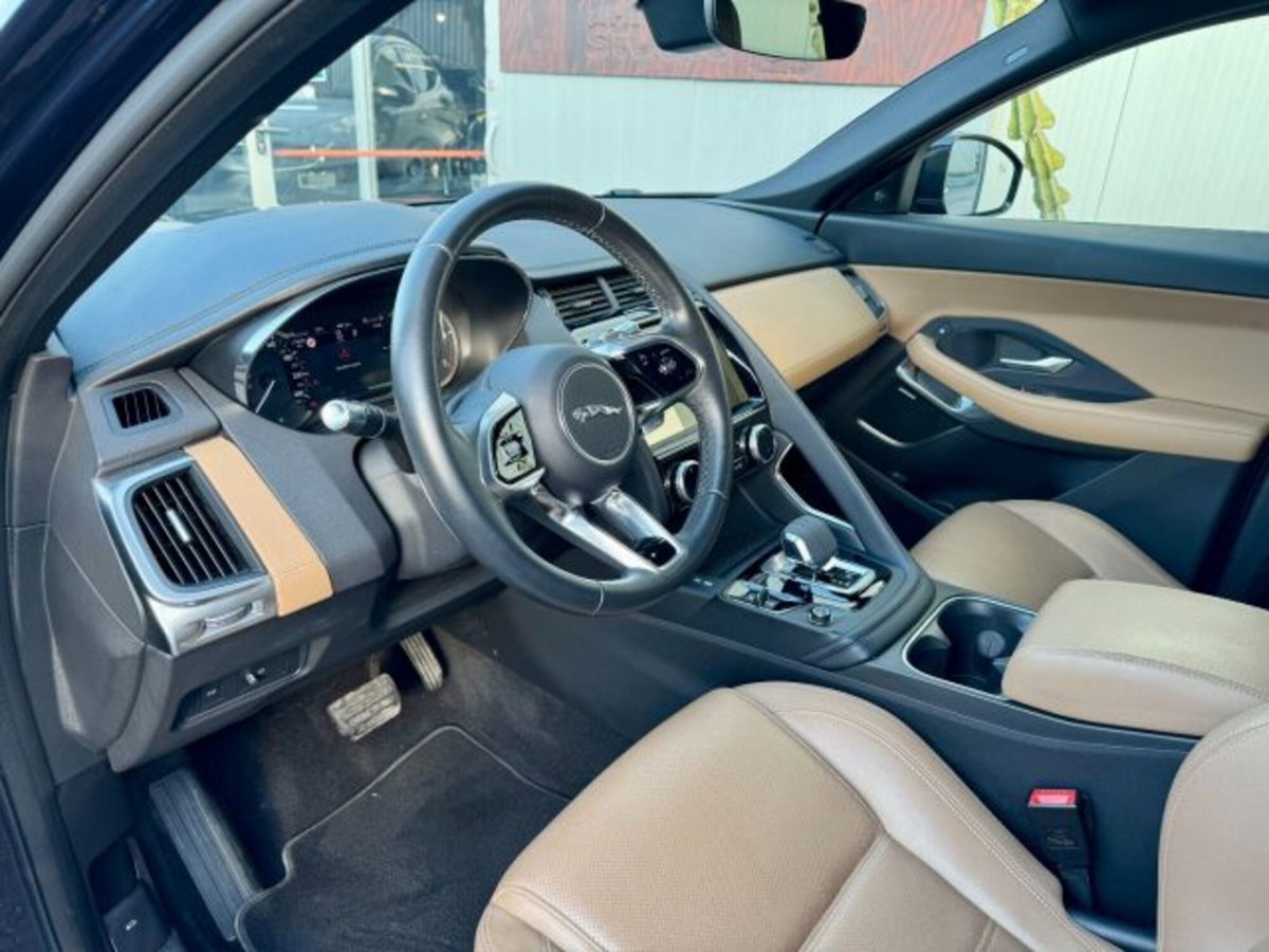 Jaguar E-Pace 2.0D I4 163 CV AWD Auto SE (7)