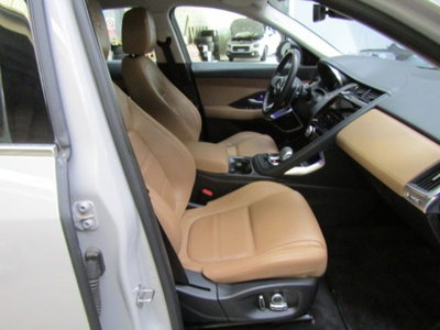 Jaguar E-Pace 2.0d i4 mhev R-Dynamic SE awd 163cv auto (14)