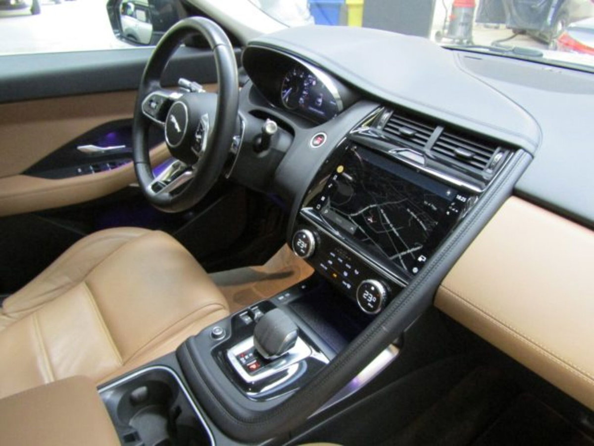 Jaguar E-Pace 2.0d i4 mhev R-Dynamic SE awd 163cv auto (15)