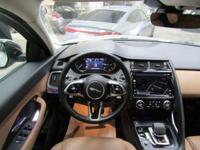 Jaguar E-Pace 2.0d i4 mhev R-Dynamic SE awd 163cv auto (18)