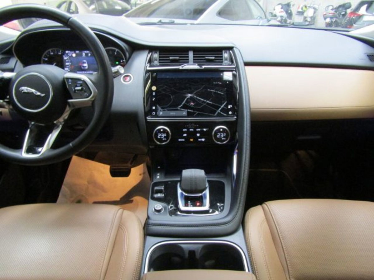 Jaguar E-Pace 2.0d i4 mhev R-Dynamic SE awd 163cv auto (19)