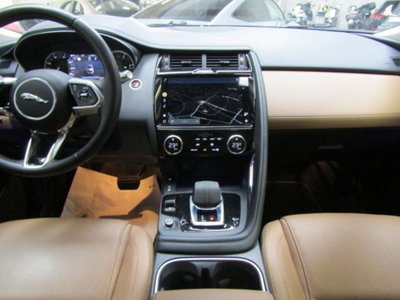 Jaguar E-Pace 2.0d i4 mhev R-Dynamic SE awd 163cv auto (19)