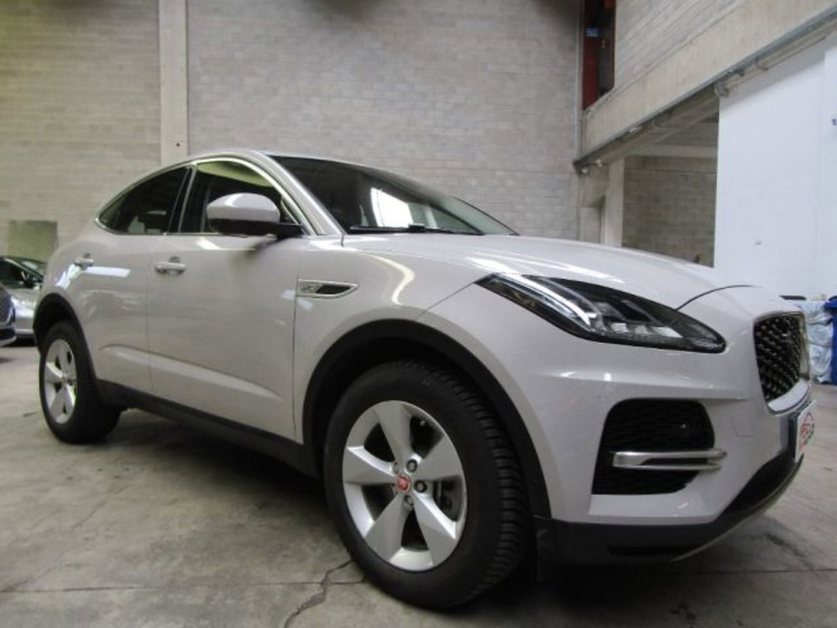 Jaguar E-Pace 2.0d i4 mhev R-Dynamic SE awd 163cv auto (3)