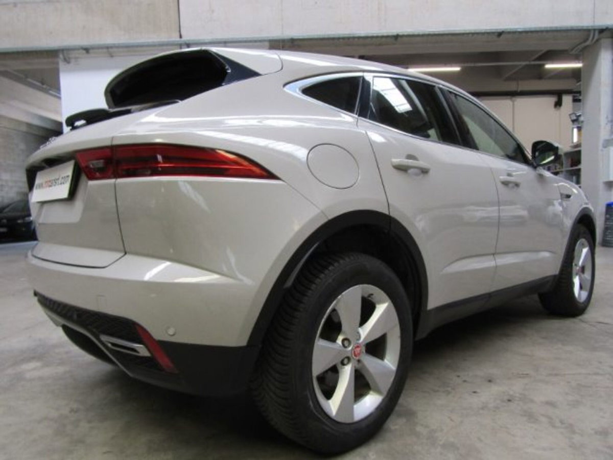 Jaguar E-Pace 2.0d i4 mhev R-Dynamic SE awd 163cv auto (4)