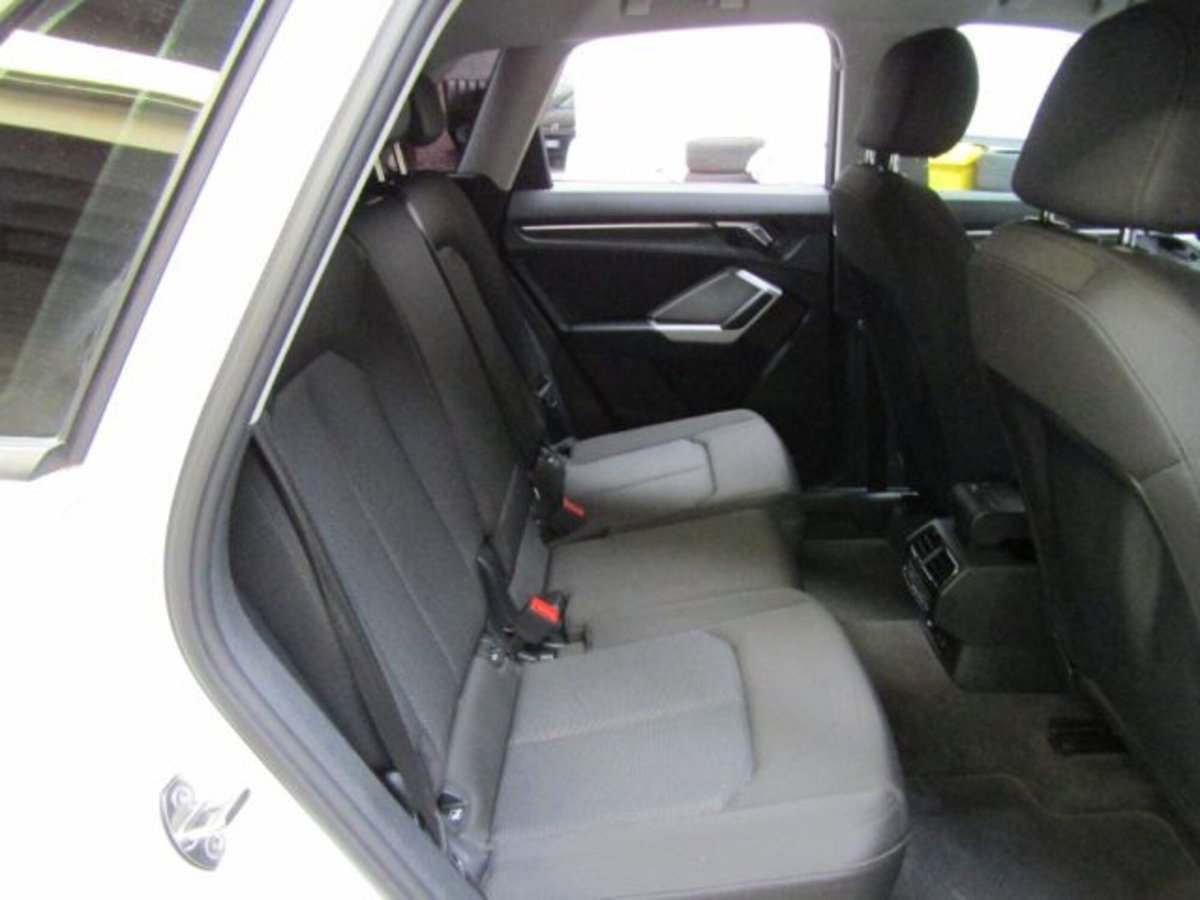 Audi Q3 35 TFSI S tronic Business Advanced (13)