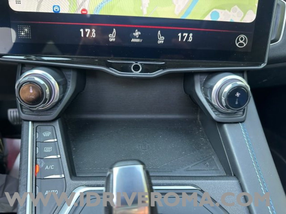 Lynk & Co 01 01 1.5 td phev (16)