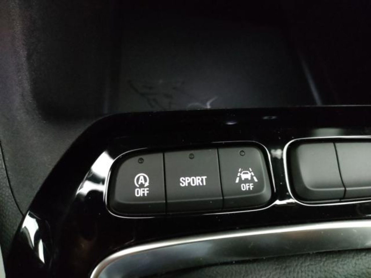 Opel Corsa 1.2 100 CV GS Line (16)