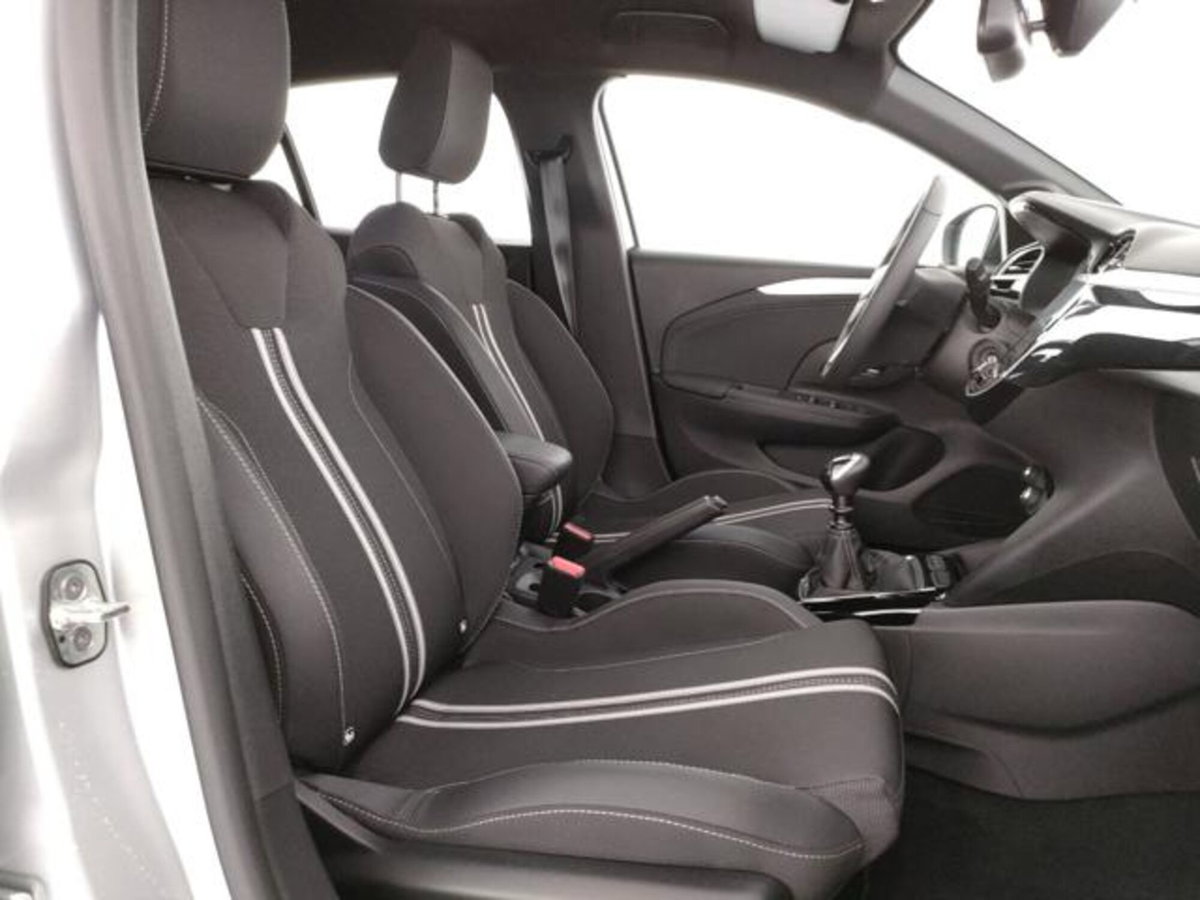 Opel Corsa 1.2 100 CV GS Line (7)