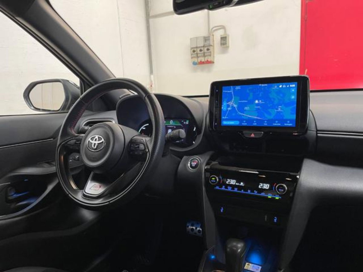 Toyota Yaris Cross 1.5h GR Sport Black Sky fwd 116cv e-cvt (15)