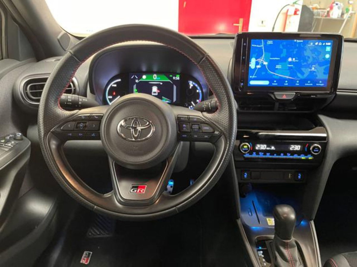 Toyota Yaris Cross 1.5h GR Sport Black Sky fwd 116cv e-cvt (16)