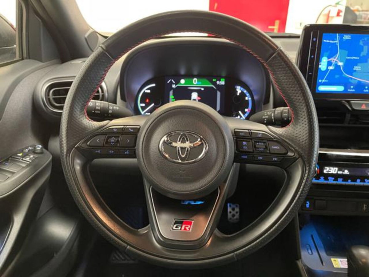 Toyota Yaris Cross 1.5h GR Sport Black Sky fwd 116cv e-cvt (17)