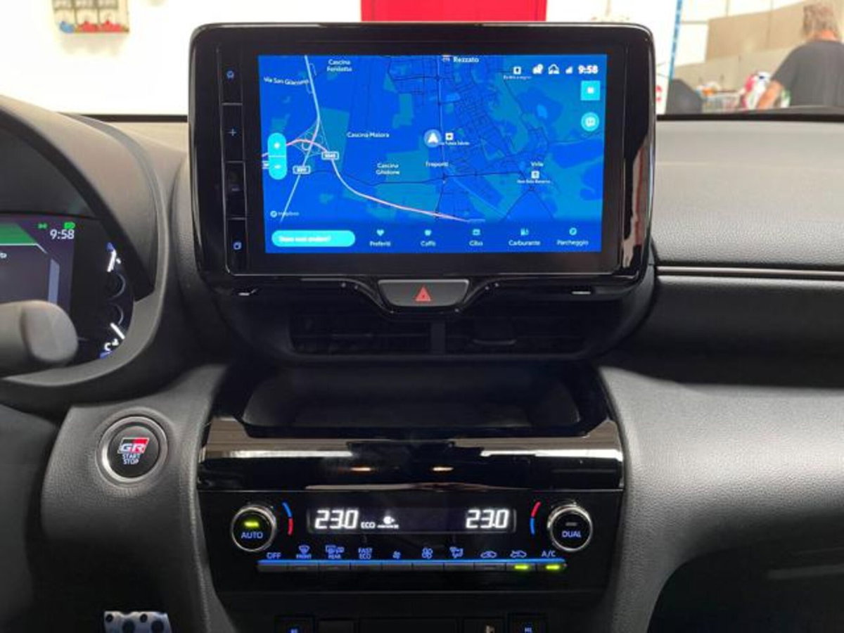 Toyota Yaris Cross 1.5h GR Sport Black Sky fwd 116cv e-cvt (18)