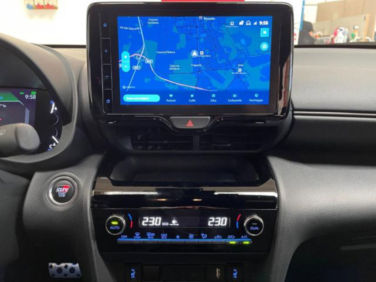Toyota Yaris Cross 1.5h GR Sport Black Sky fwd 116cv e-cvt (19)