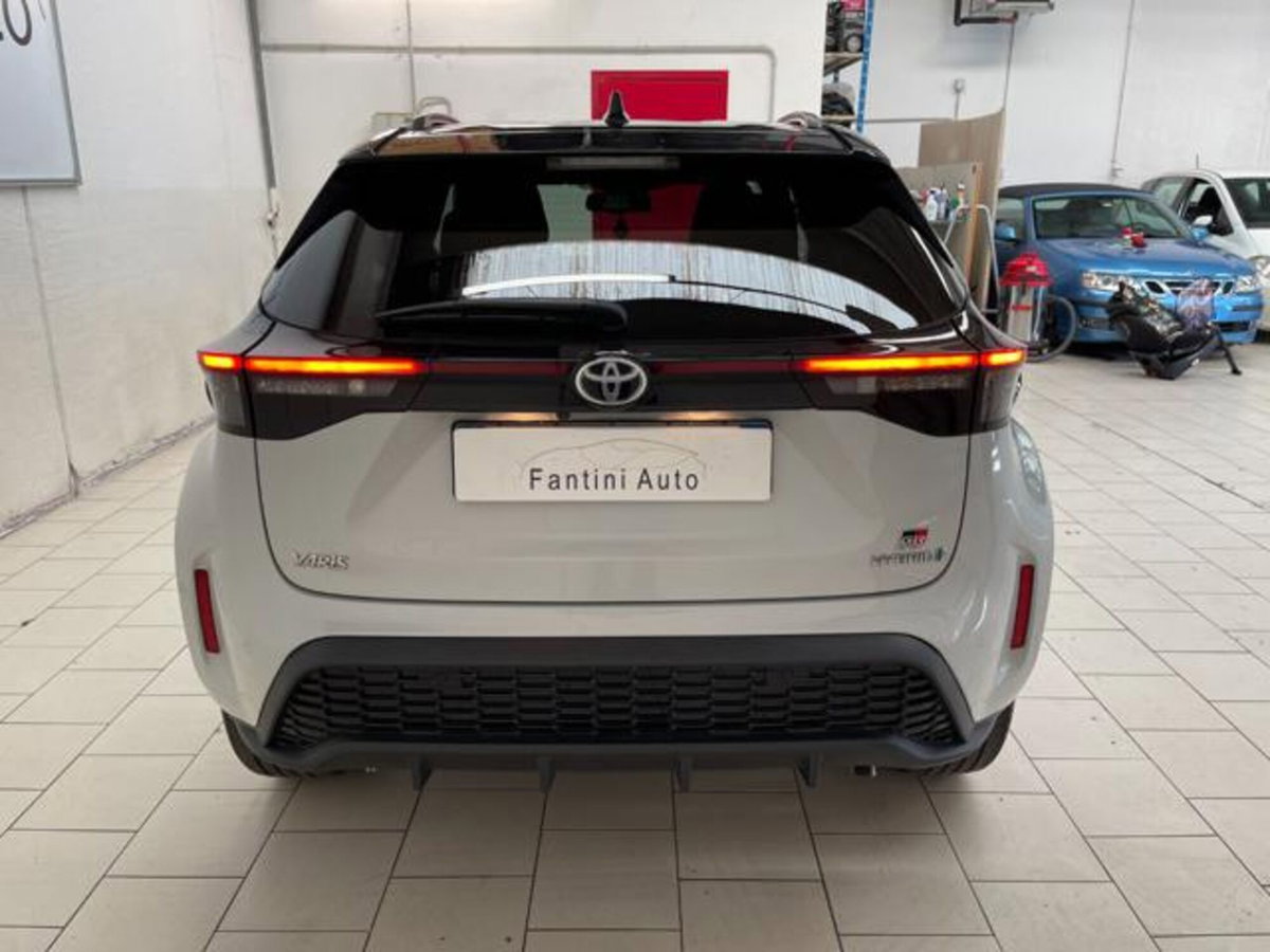 Toyota Yaris Cross 1.5h GR Sport Black Sky fwd 116cv e-cvt (4)