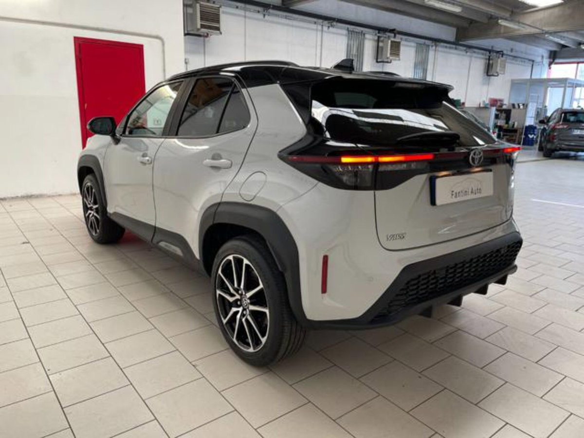 Toyota Yaris Cross 1.5h GR Sport Black Sky fwd 116cv e-cvt (5)