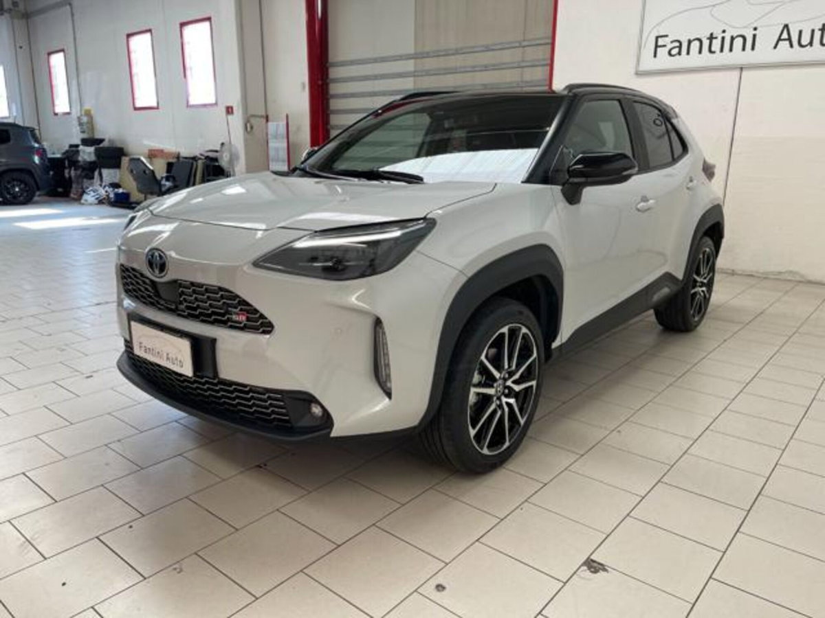 Toyota Yaris Cross 1.5h GR Sport Black Sky fwd 116cv e-cvt (6)