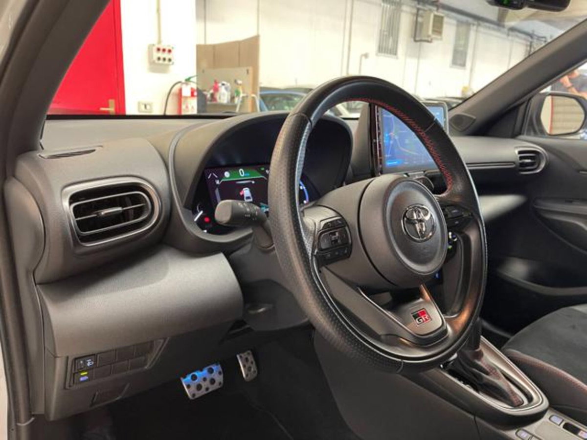 Toyota Yaris Cross 1.5h GR Sport Black Sky fwd 116cv e-cvt (9)
