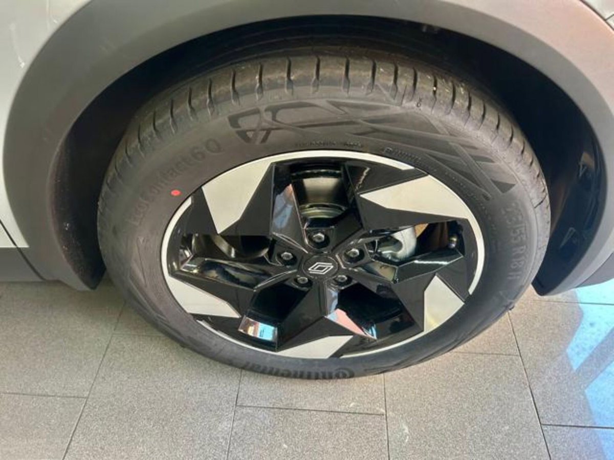 Renault Captur 1.2 eco-g Techno 120cv (4)