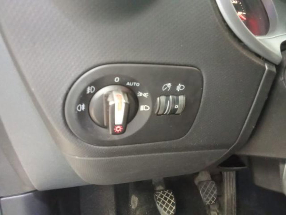 SEAT Leon 1.6 TDI CR DPF Copa (12)