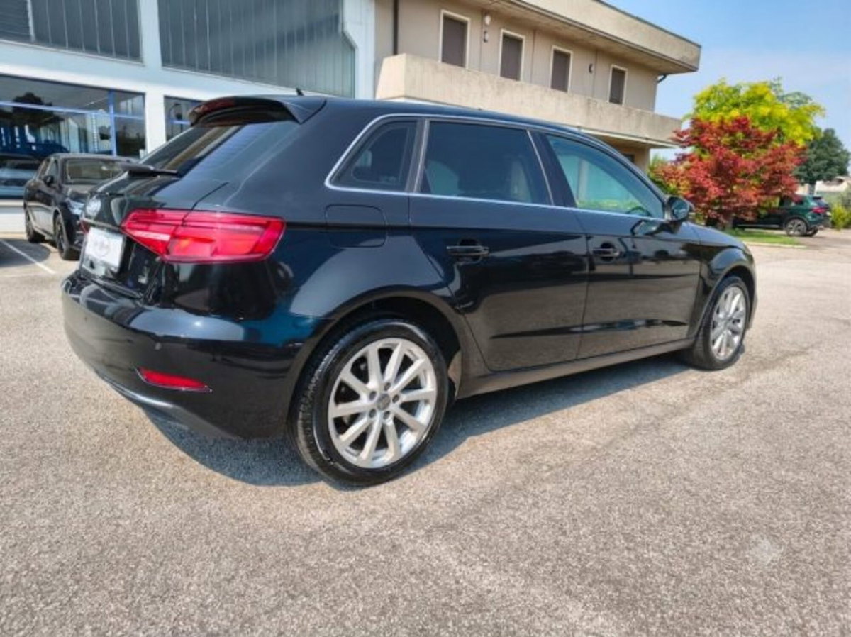 Audi A3 1.6 TDI 116 CV S tronic (4)