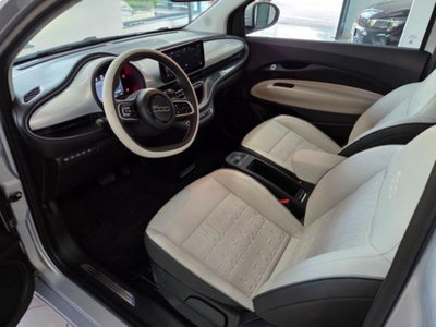 Fiat 500e La Prima Berlina 42 kWh (14)