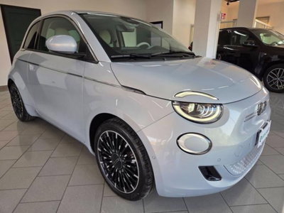 Fiat 500e La Prima Berlina 42 kWh (2)