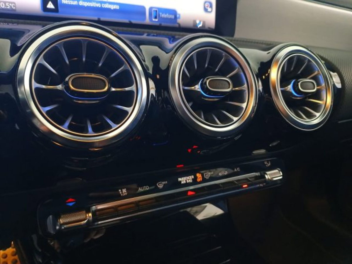 Mercedes-Benz CLA 180 d Automatic Premium (16)