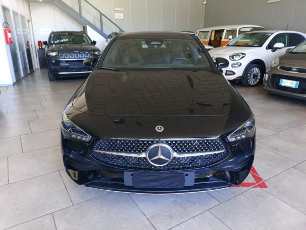 Mercedes-Benz CLA 180 d Automatic Premium (2)