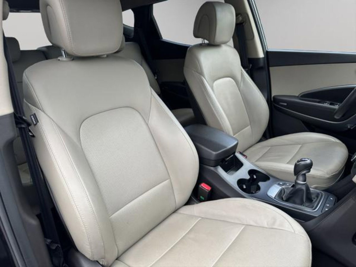 Hyundai Santa Fe 2.0 CRDi VGT 4WD Style (16)