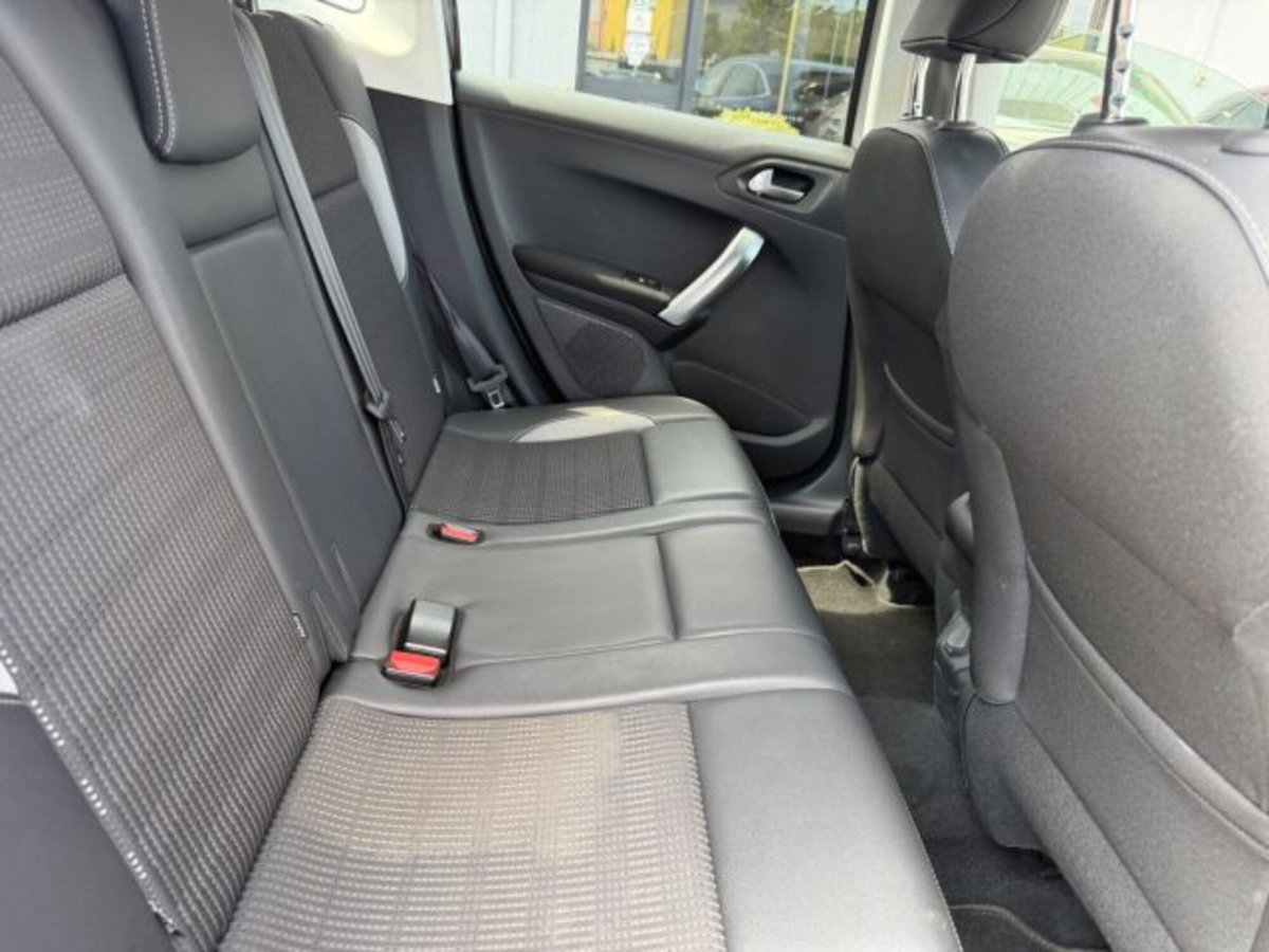 Peugeot 2008 82 S&S Allure (10)