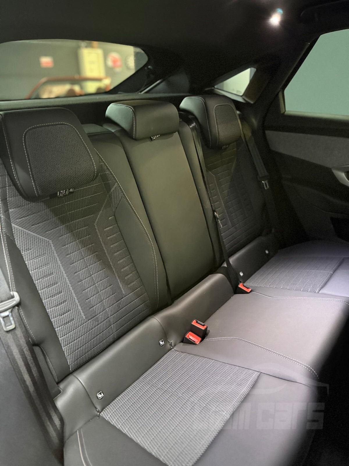 Peugeot 3008 1.2 hybrid GT Exclusive 145cv e-dcs6 (18)