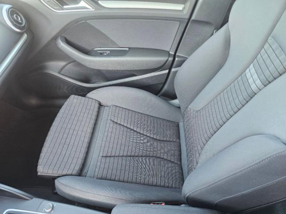 Audi A3 Sportback 1.6 TDI clean diesel S tronic Business (10)
