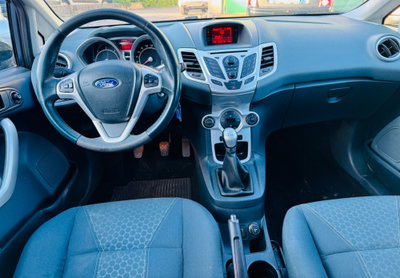 Ford Fiesta 1.4 TDCi 68CV 5 porte Titanium (18)