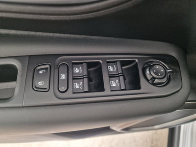 Jeep Renegade 1.3 T4 DDCT Limited (11)