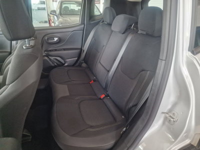 Jeep Renegade 1.3 T4 DDCT Limited (5)