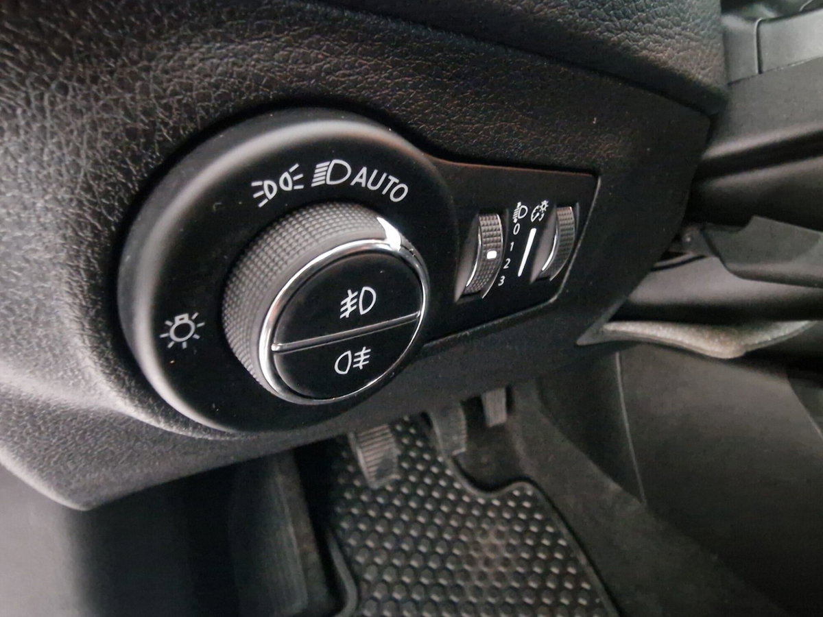 Jeep Compass 1.6 Multijet II 2WD Limited (11)