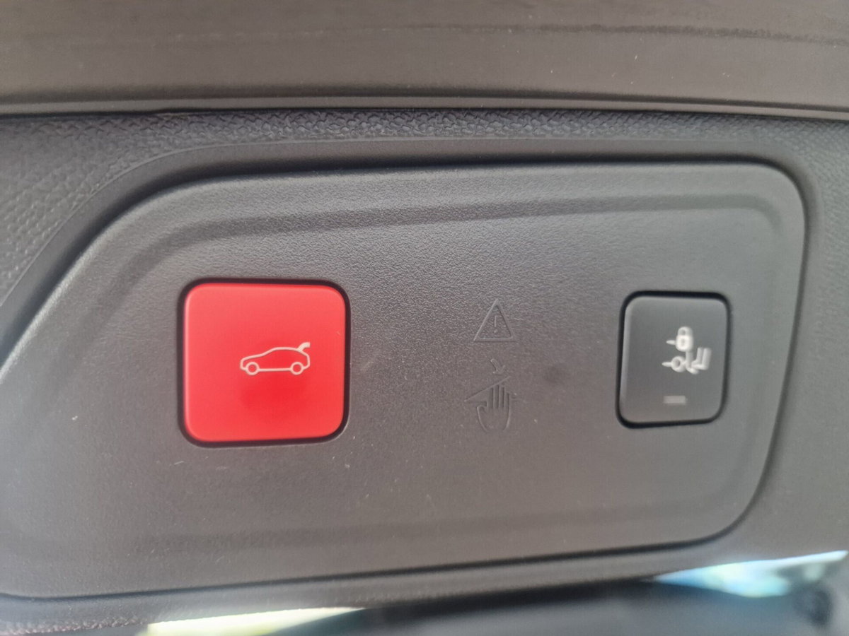 Peugeot 3008 BlueHDi 130 S&S EAT8 Allure Pack (13)