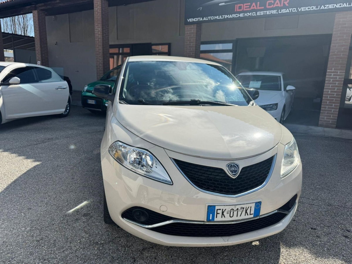 Lancia Ypsilon 1.3 MJT 16V 95 CV 5 porte S&S Silver (3)
