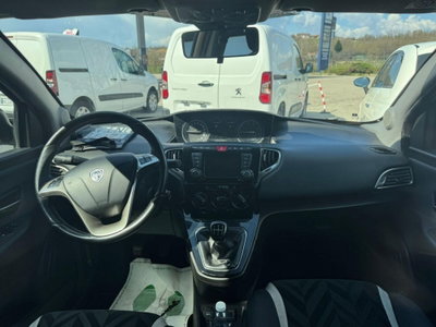 Lancia Ypsilon 1.3 MJT 16V 95 CV 5 porte S&S Silver (5)