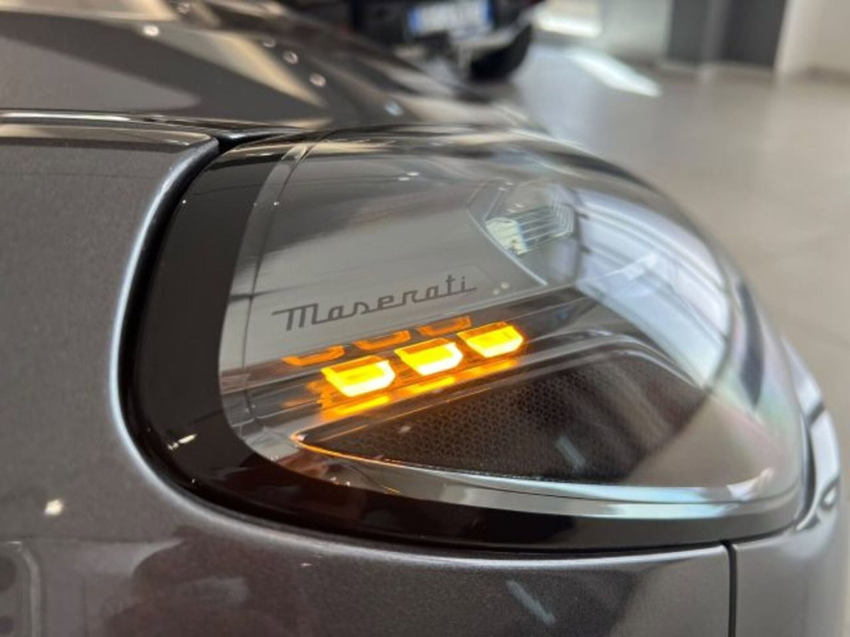 Maserati Grecale 2.0 mhev GT 300cv auto (9)