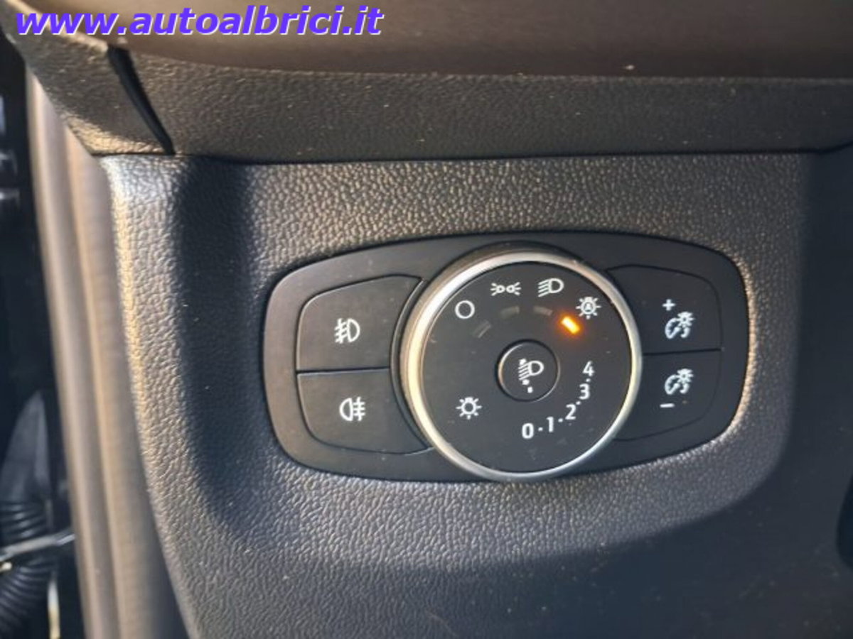 Ford Tourneo Courier 1.0 EcoBoost 100 CV Titanium (15)