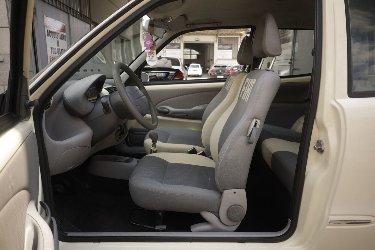 Fiat Seicento 1.1i cat Actual (17)