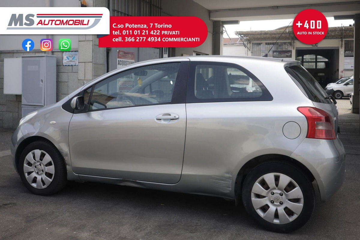Toyota Yaris 1.0 3 porte Sol (15)
