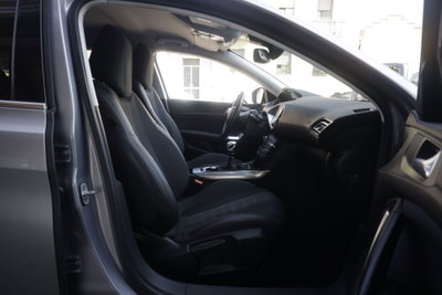Peugeot 308 SW PureTech Turbo 130 S&S EAT6 Allure (12)