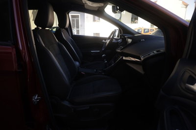 Ford Kuga 1.5 TDCI 120 CV S&S 2WD ST-Line (13)
