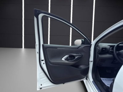 Toyota Yaris 1.5 Hybrid 5 porte Trend (12)